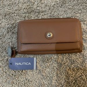 Nautica woman’s wallet